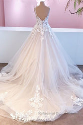 Elegant Long A-Line Appliques Lace Tulle Sweetheart Backless Wedding Dresses